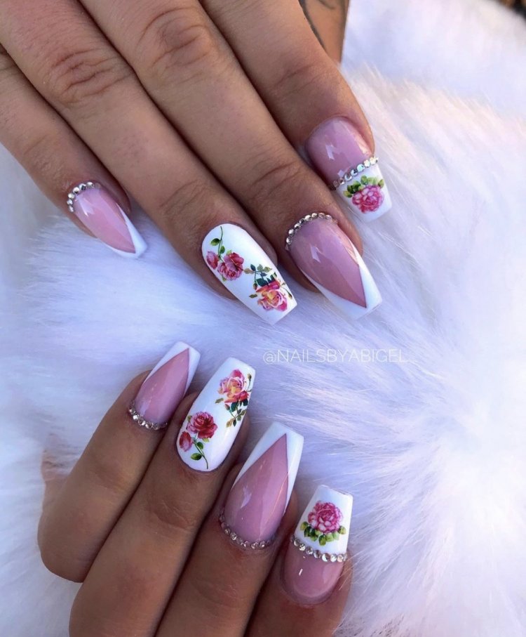 Гібридний манікюр гірка на кінці нігтя