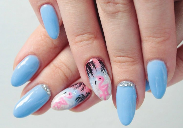 Голубые ногти с Фламинго