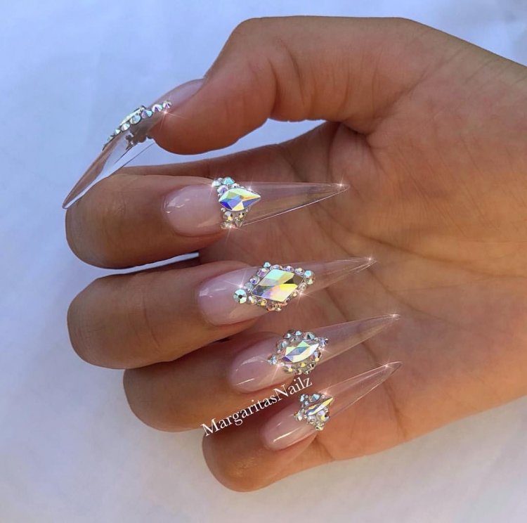 Хрустальные ногти наращивание