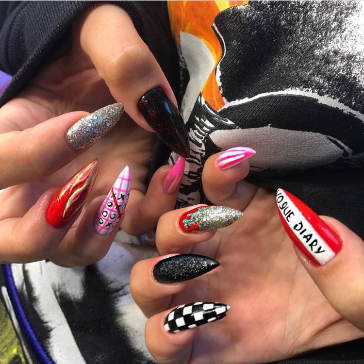 Необычный маникюр на длинные ногти