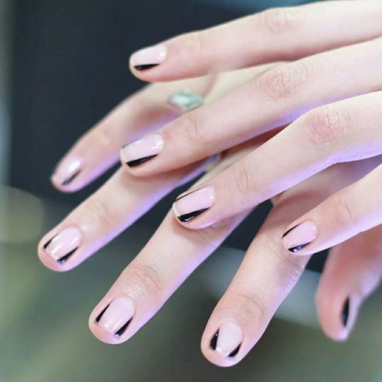 Манікюр подовжує короткі нігті