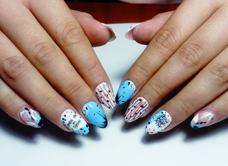 Дизайн нігтів абстракції 2021