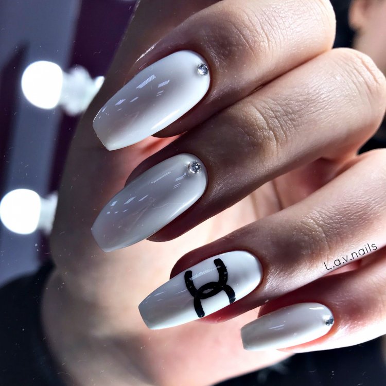 Маникюр со спортивной тематикой