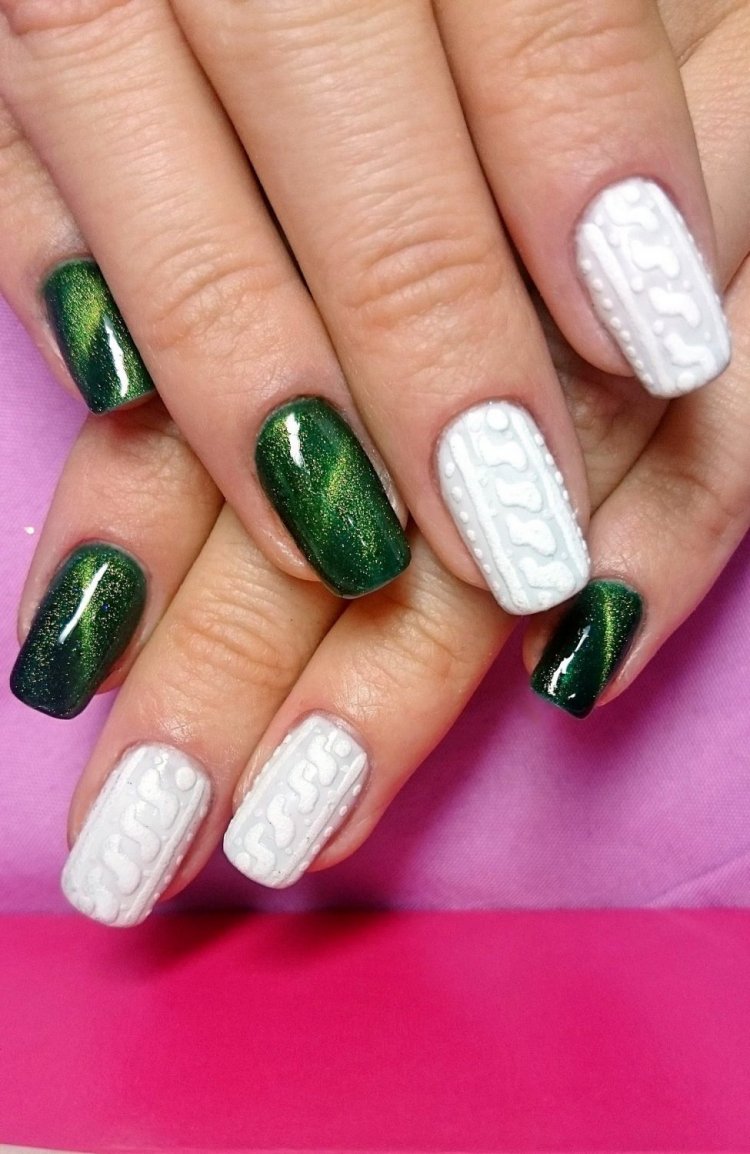 Маникюр вязаный свитер