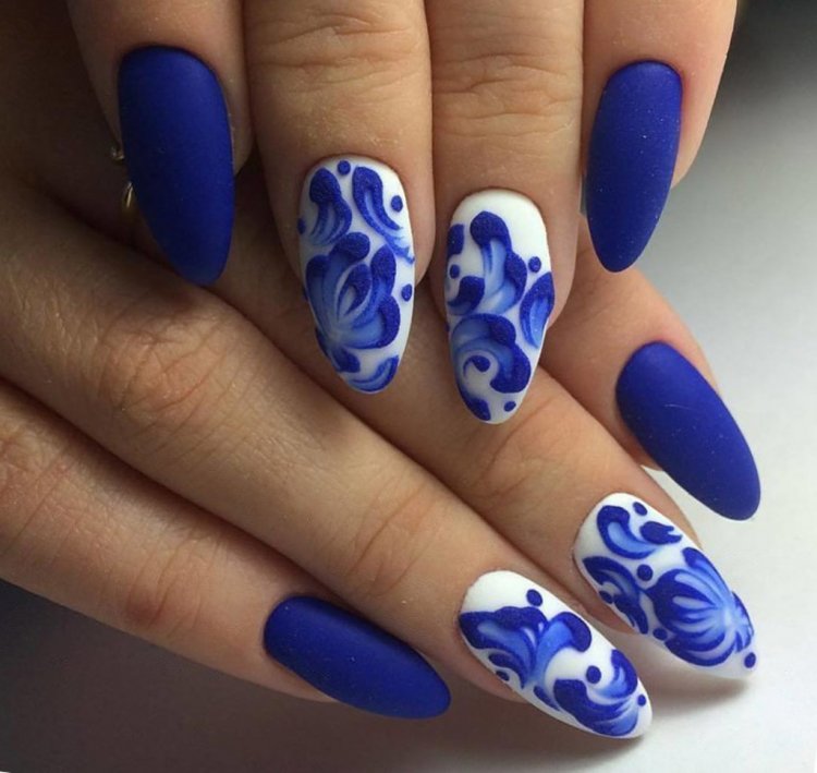 Маникюр Гжель