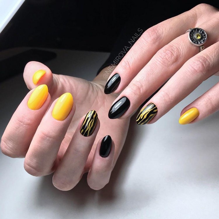 Черно желтый маникюр