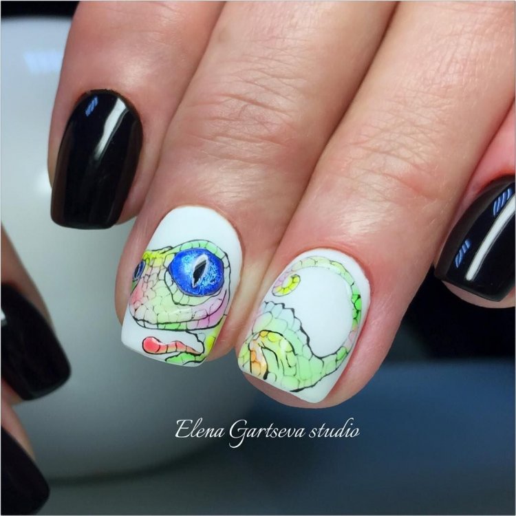Маникюр с рисунком дракона