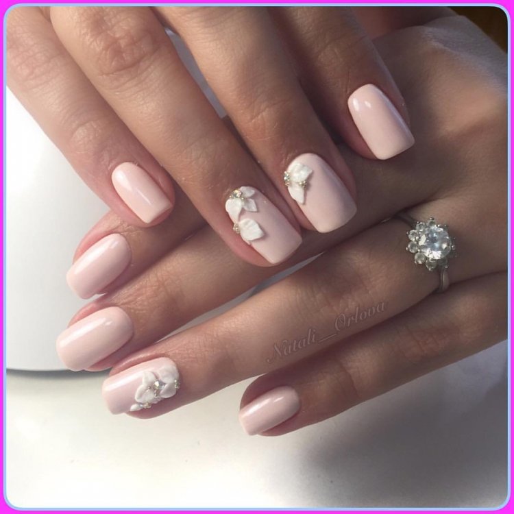 Розовый маникюр на свадьбу