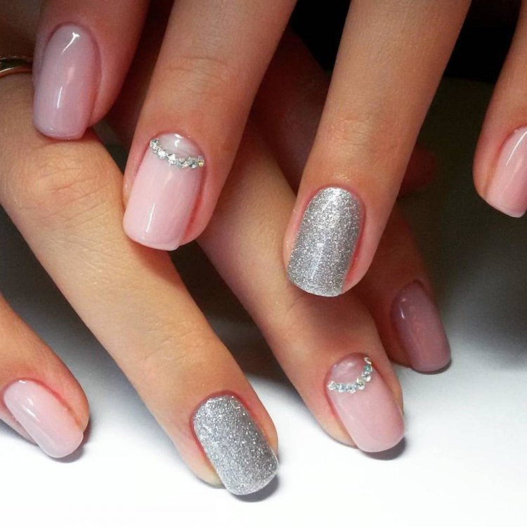 Манікюр на короткий нігті