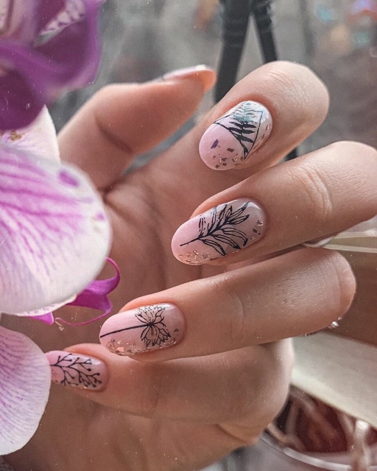 Маникюр стемпинг веточки