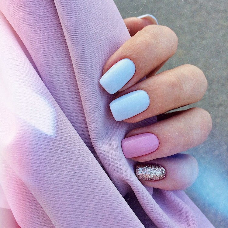 Маникюр в пастельных тонах