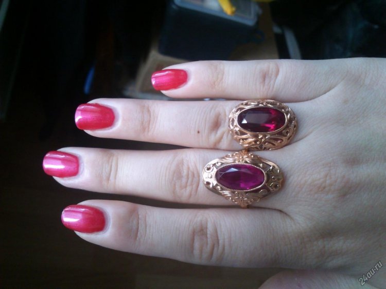 Модные кольца с гранатом