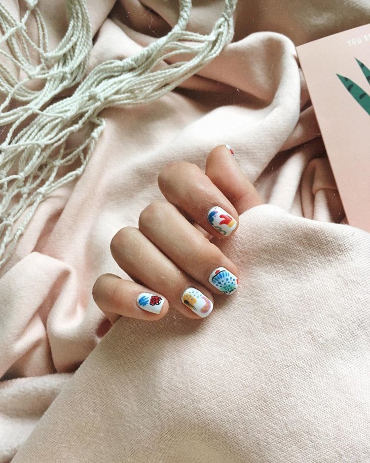 Око на нігтях