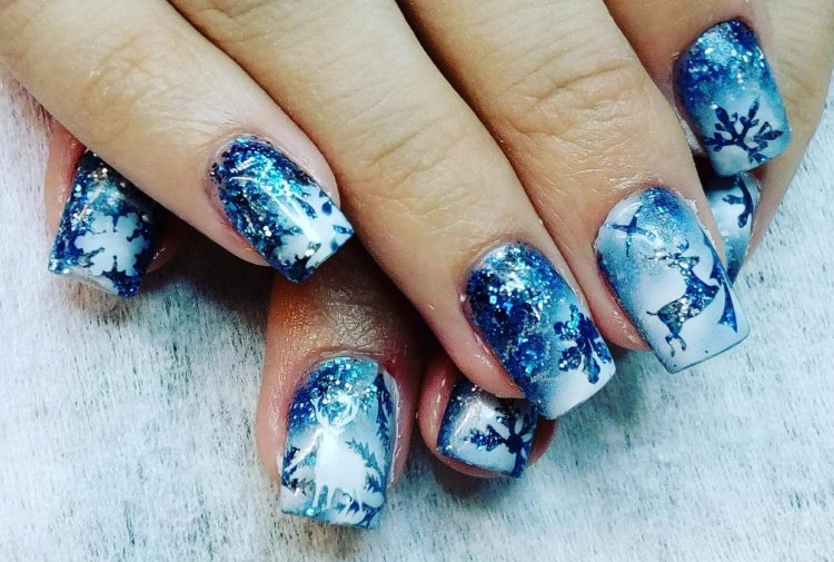 Очень красивый новогодний маникюр