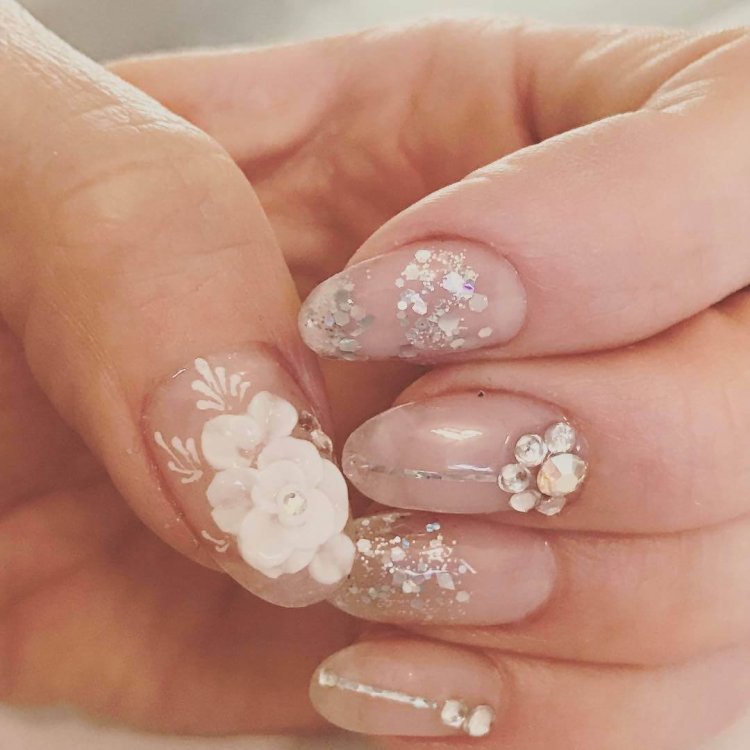 Маникюр на свадьбу