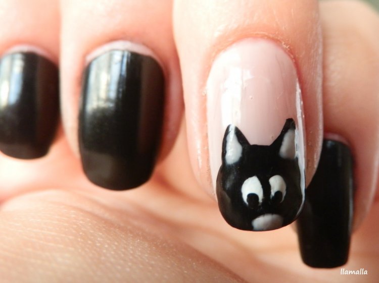 Манікюр на короткі нігті з кішками