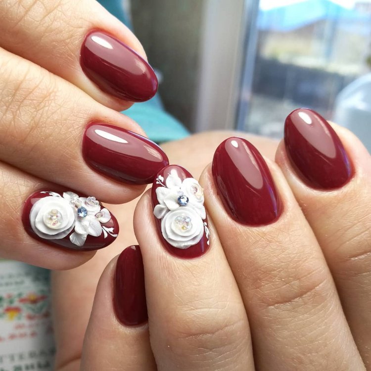 Манікюр котяче око червоний