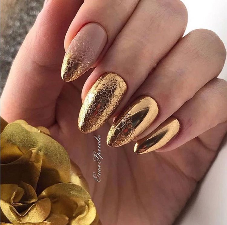 Золотий манікюр