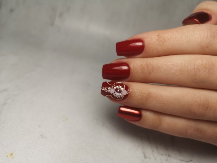 Кольцо с цимофаном и гранатом