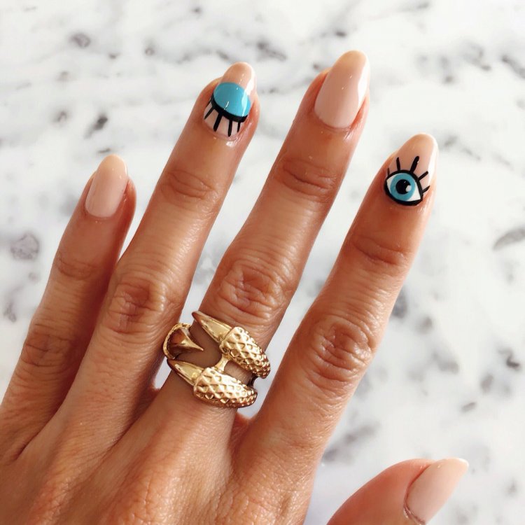 Манікюр очей Фатіми