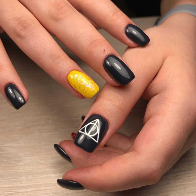 Черно желтый маникюр