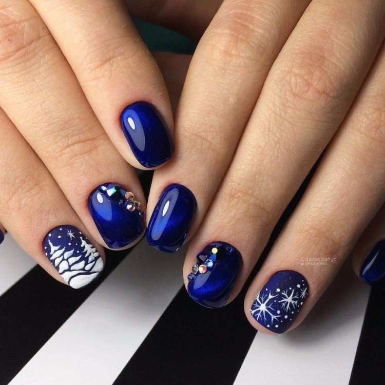 Манікюр 2019 абстракція