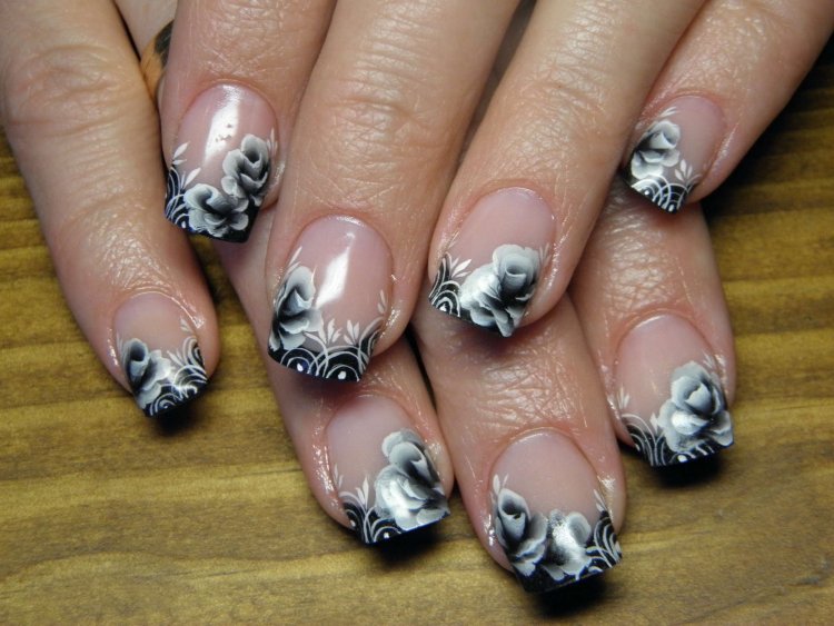 Манікюр із малюнком