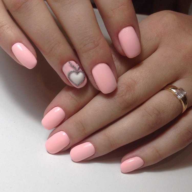 Нежный шеллак для ногтей