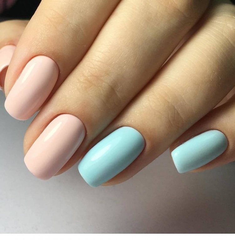 Маникюр бежевый с Голубы