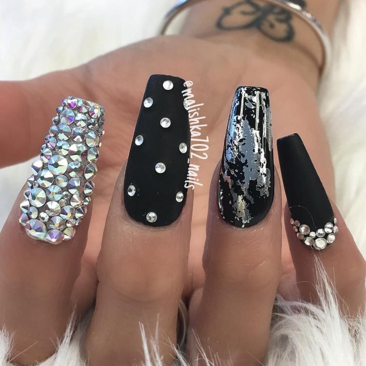Ногти черно серебристые