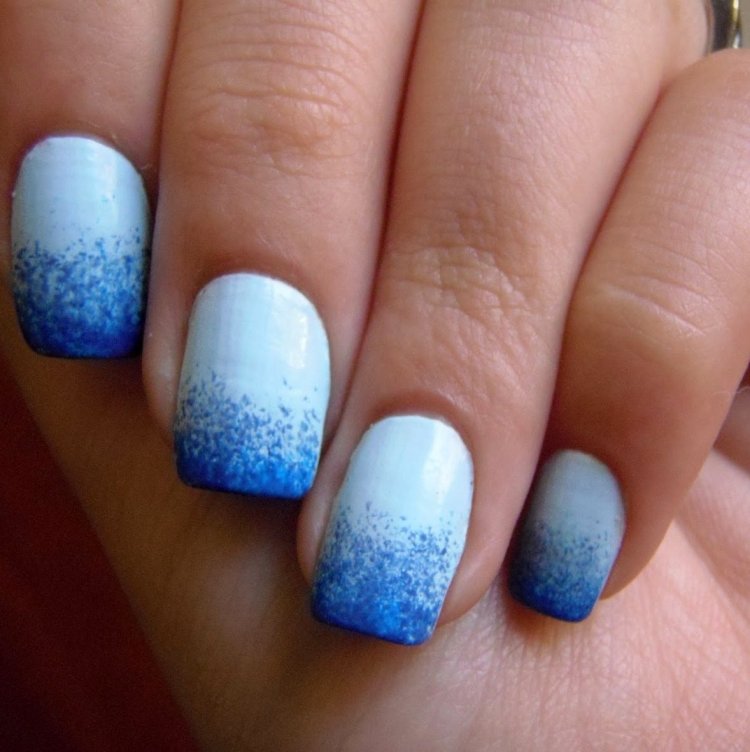 Манікюр на морі