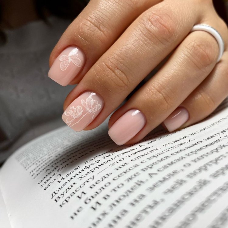 Маникюр нюд