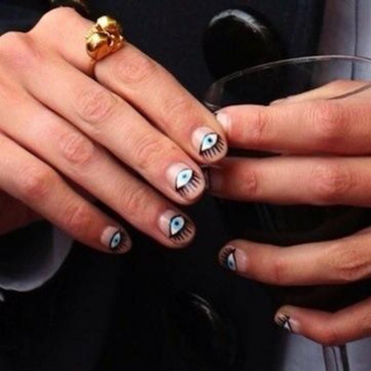 Нігті у стилі Кензо