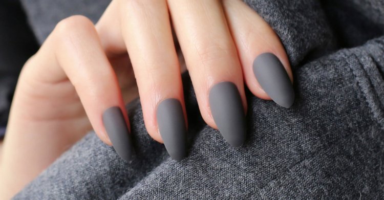 Графитовый маникюр