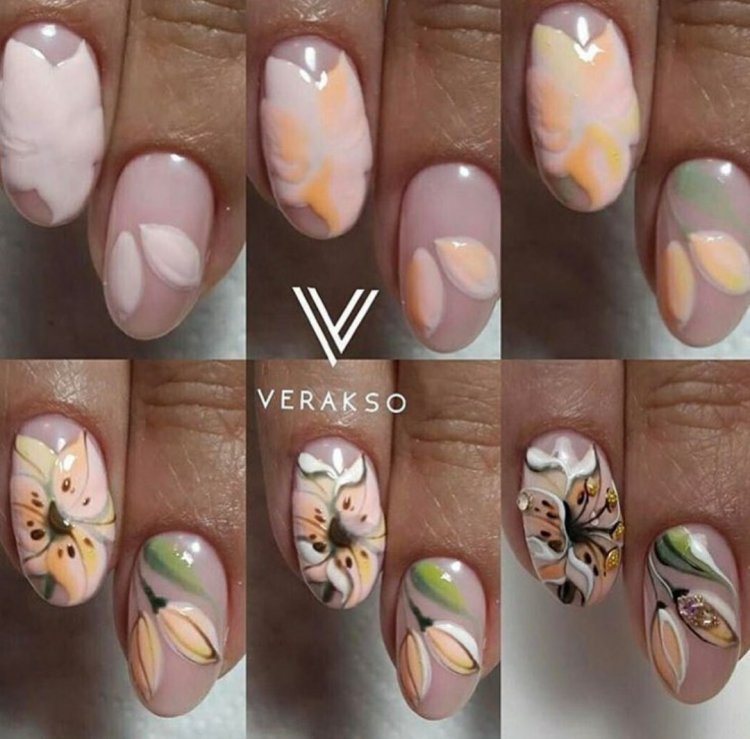 Кувшинки на ногтях