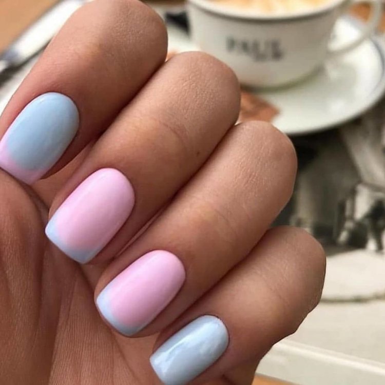 Разноцветный матовый маникюр