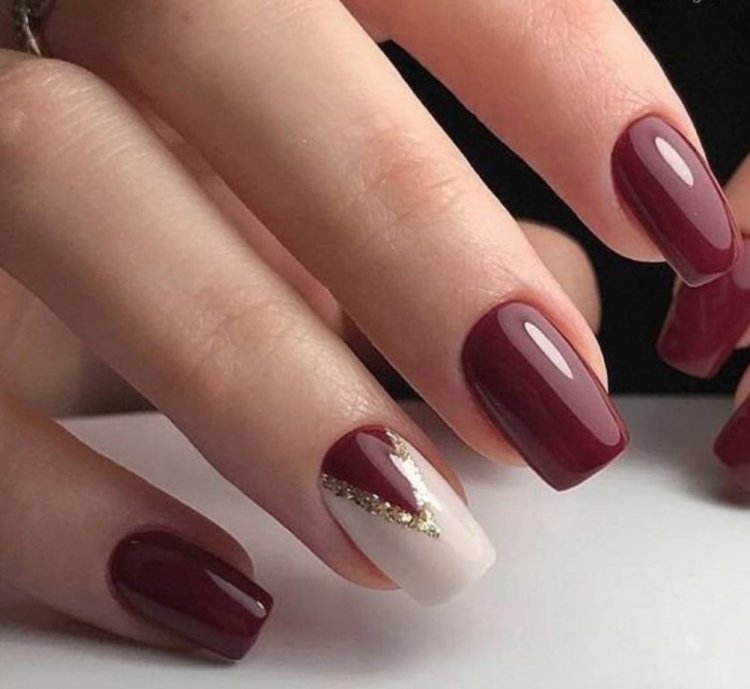 Манікюр бордо та беж