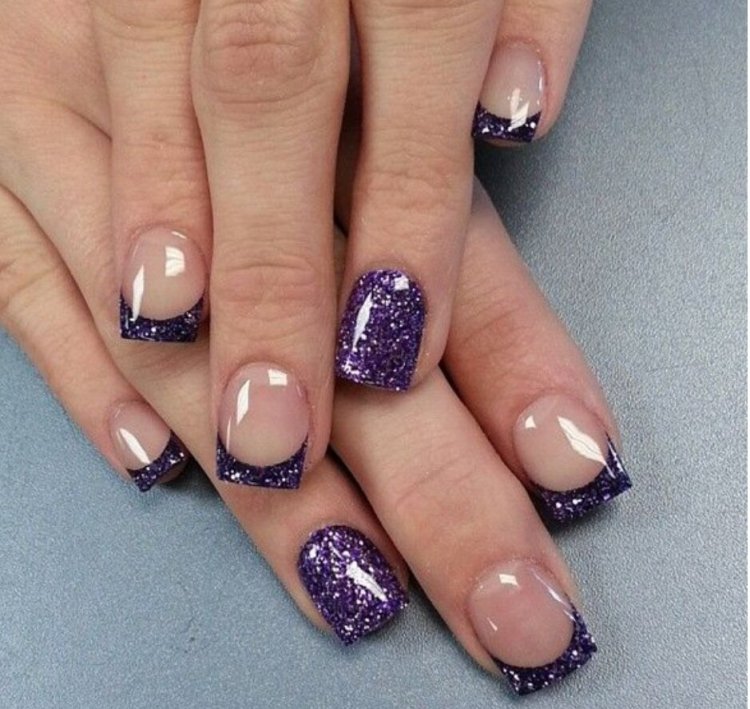 Маникюр френч сиреневый с блестками