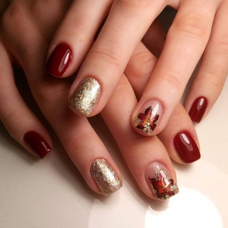 Манікюр на короткі нігті осінь
