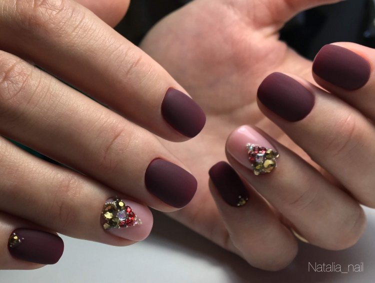 Бордовий матовий лак