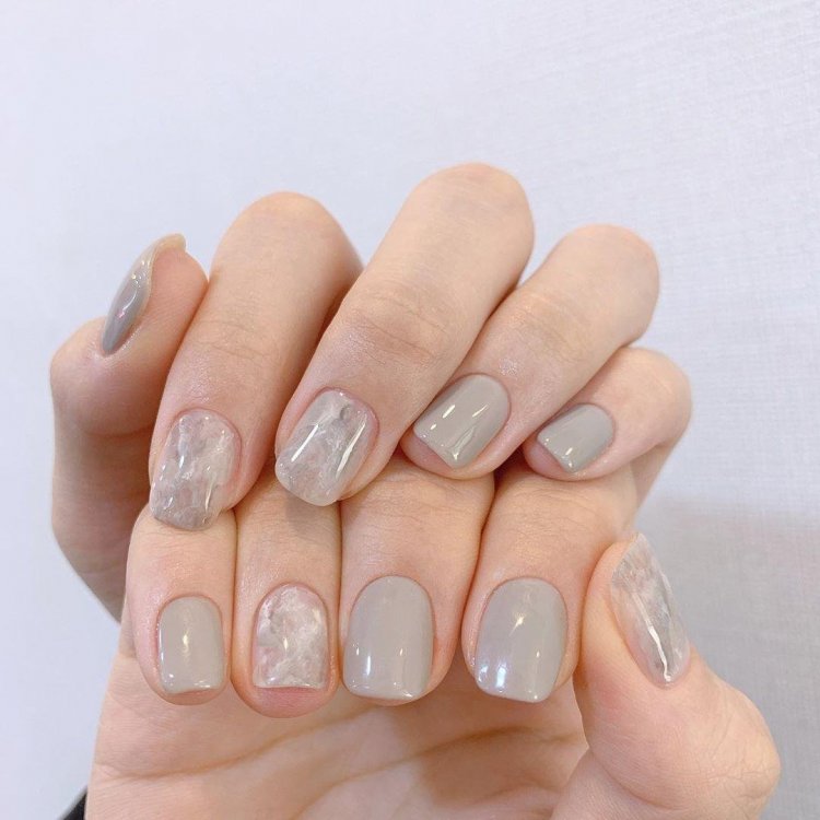 Маникюр на короткие ногти нежные оттенки очень красивые