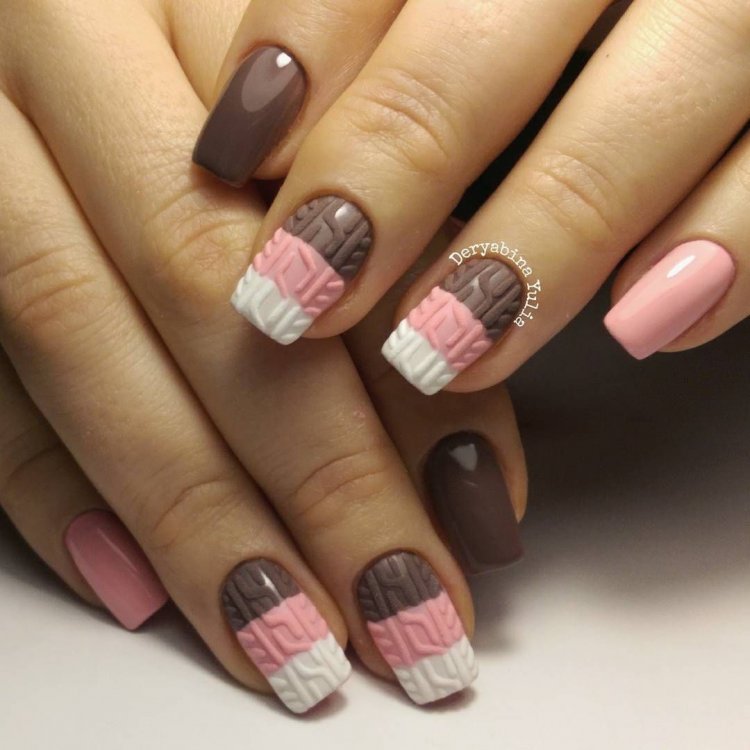 Маникюр вязаный свитер