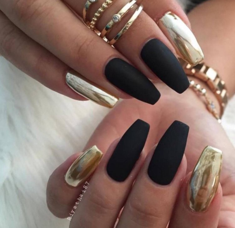 Ногти золото с черным