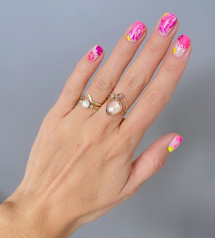 Фото красивого манікюру професійні