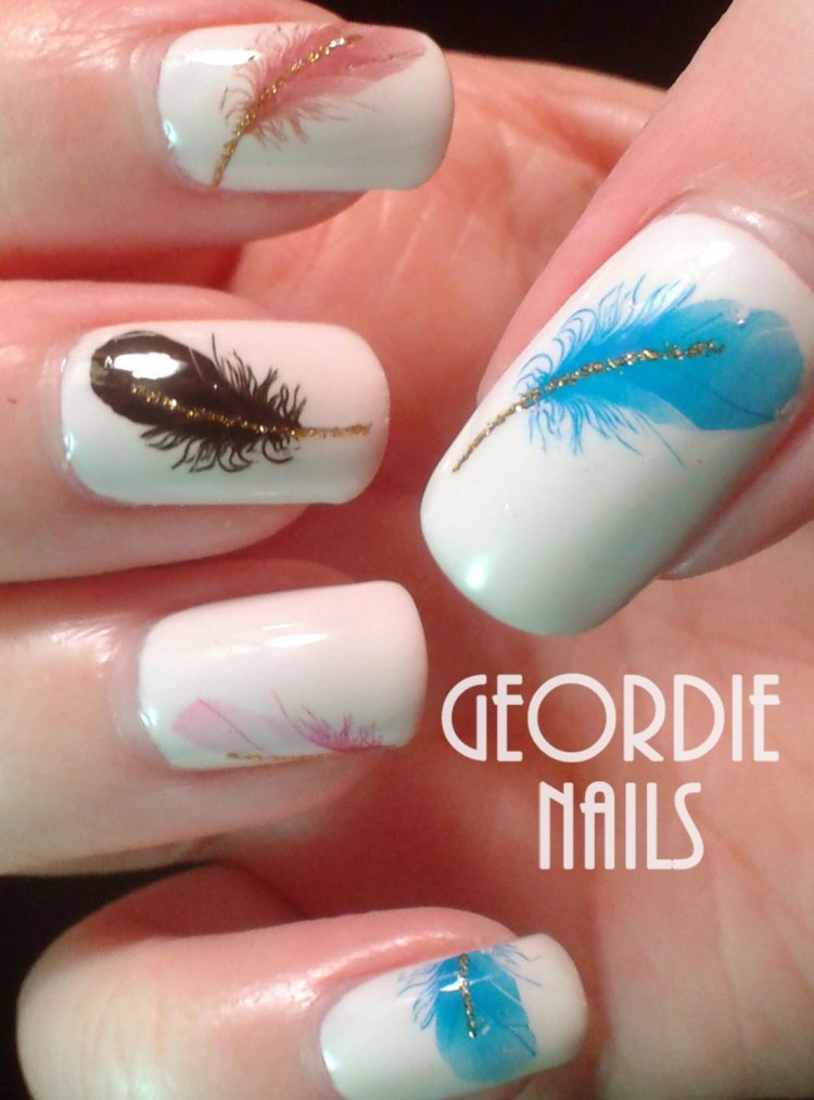 Ідеї манікюру з пером