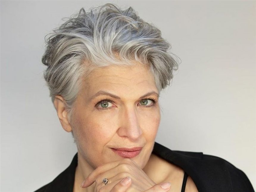 Модні стрижки для омолодження для жінок 2022: фото