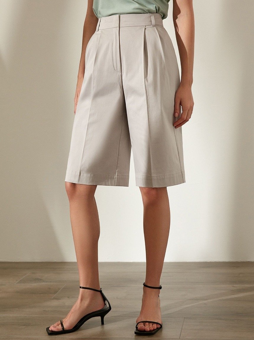 Модні шорти на весну-літо 2023: тенденції сезону