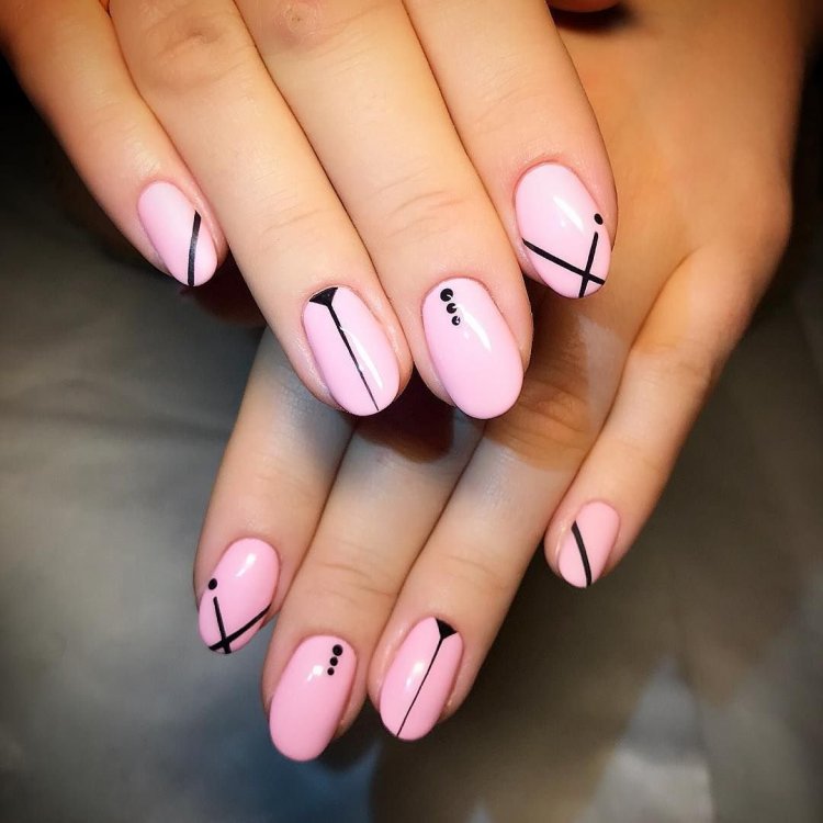 Красивый маникюр на короткие ногти геометрия