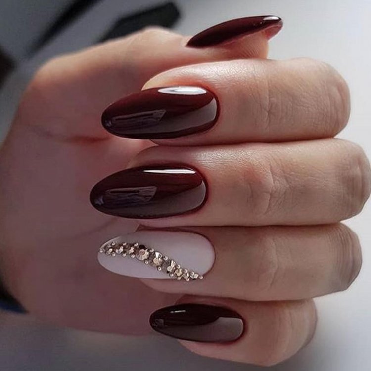 Маникюр 2021 бордо бургунди