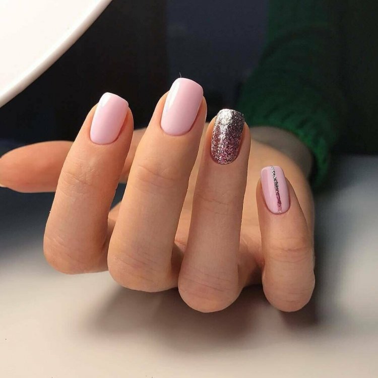 Маникюр однотонный повседневный